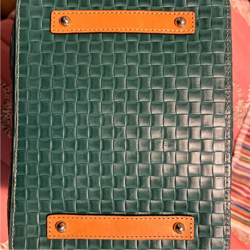 Dooney & Bourke// green bucket bag - Picture 7 of 10